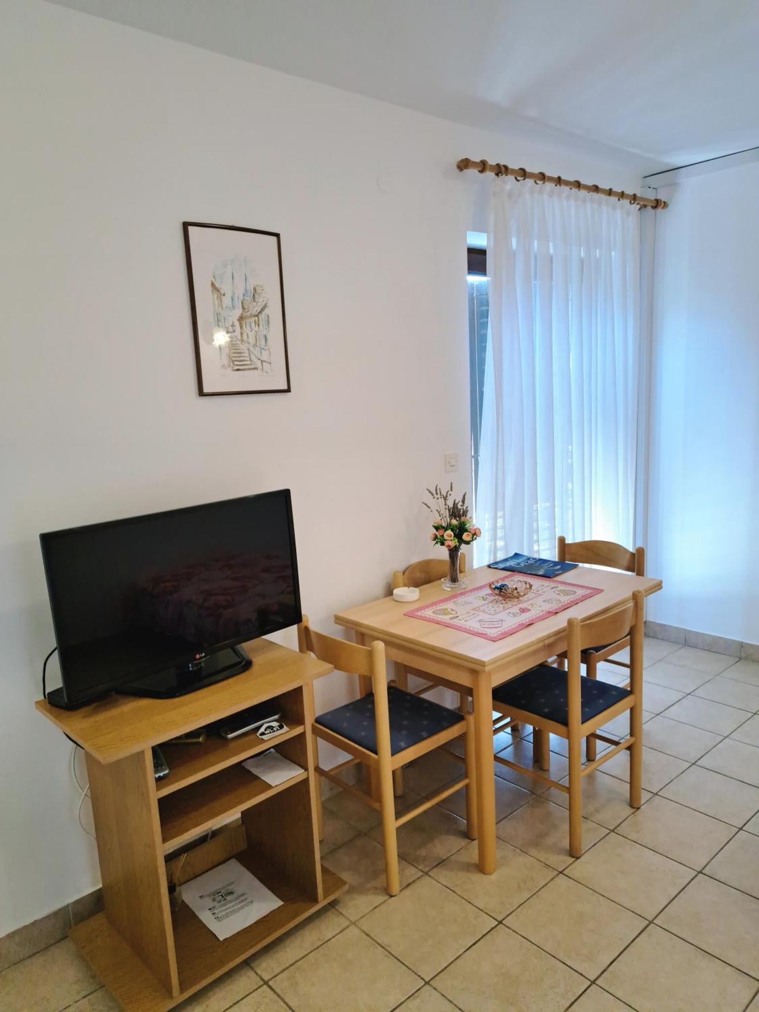 Apartments 1000 Flowers สตารีกราด ห้อง รูปภาพ