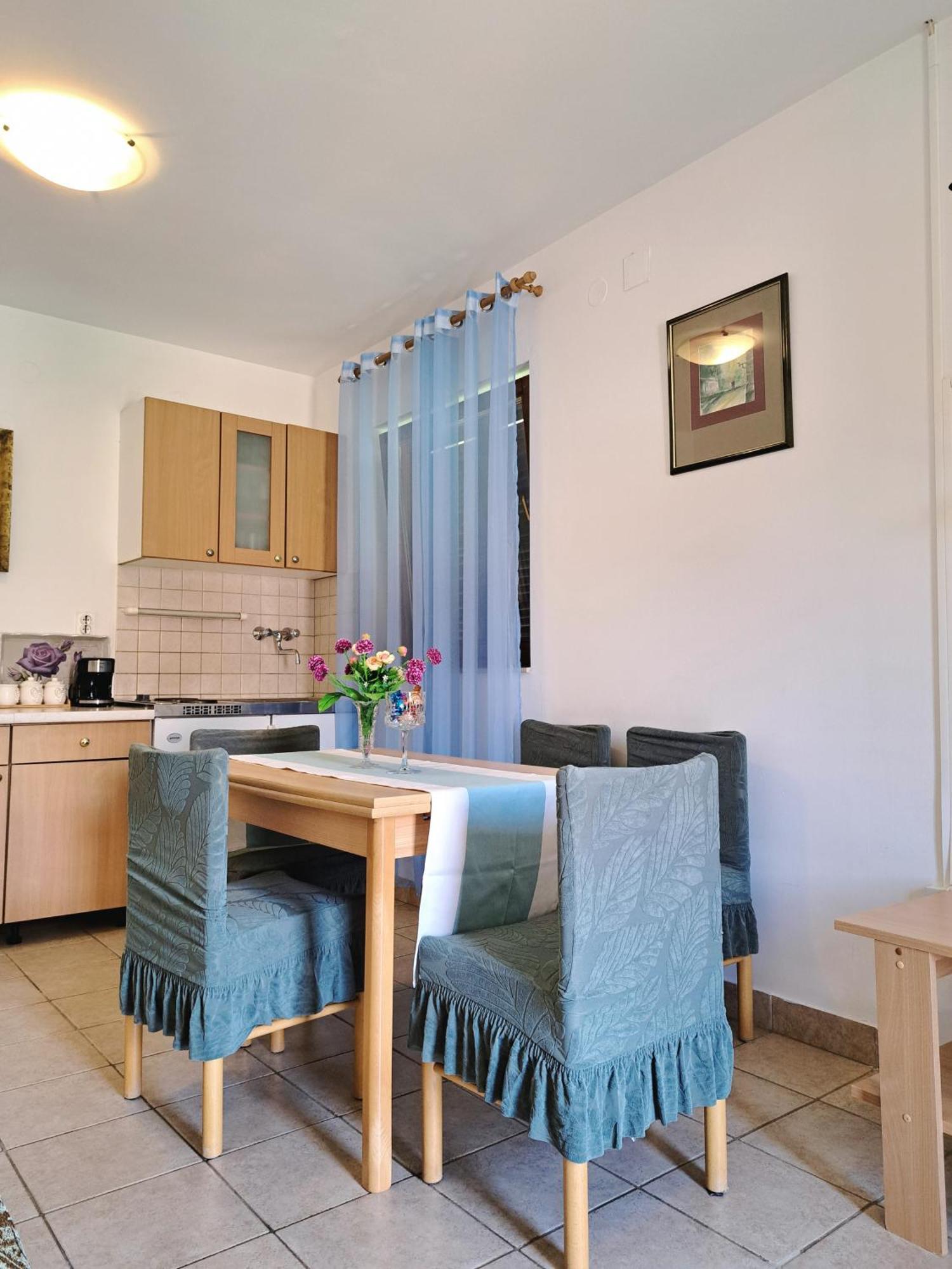 Apartments 1000 Flowers สตารีกราด ห้อง รูปภาพ