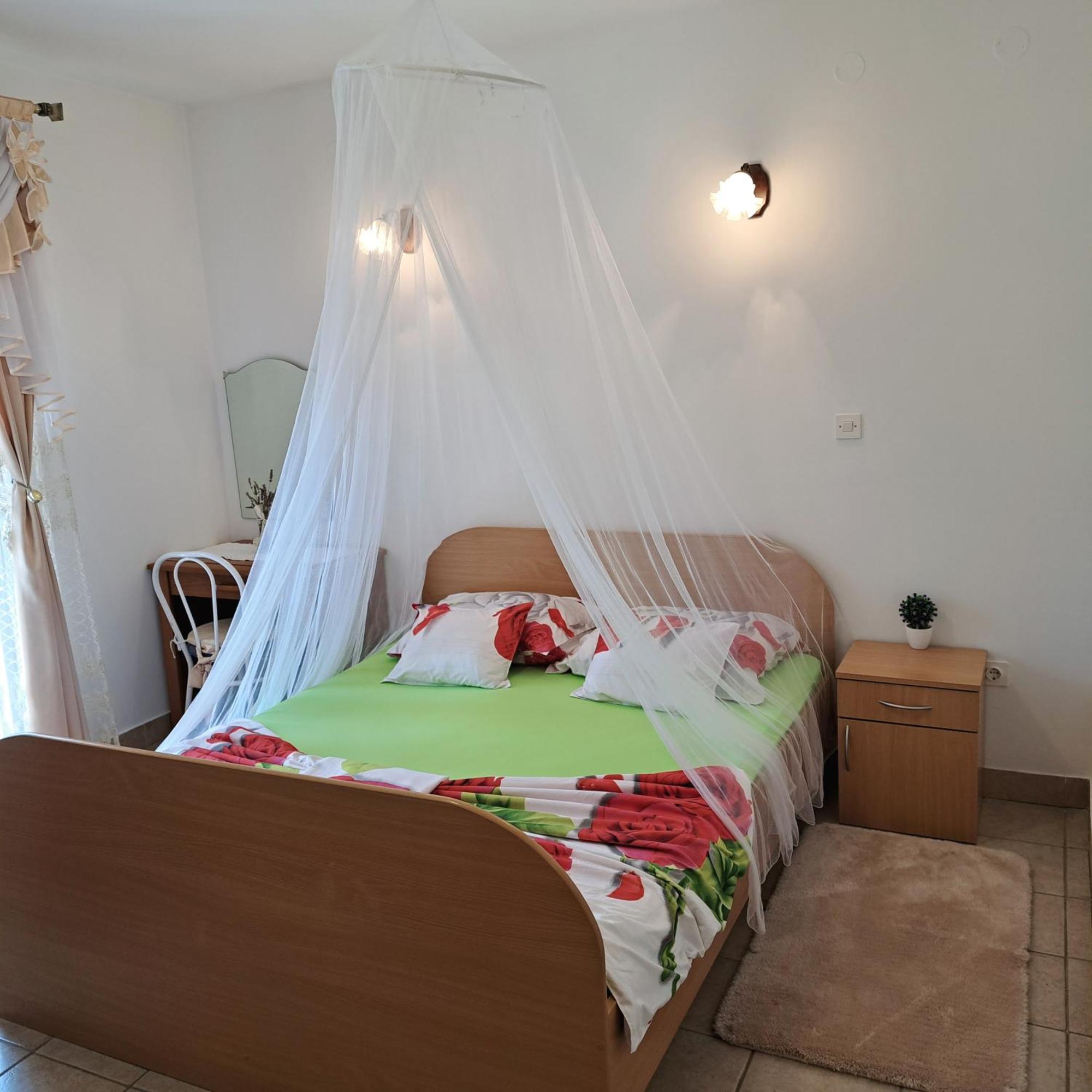 Apartments 1000 Flowers สตารีกราด ห้อง รูปภาพ